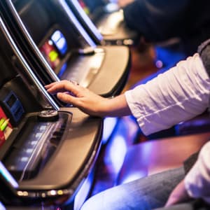 නොමිලේ Spins Bonuses ලබා දෙන Top Slot Games