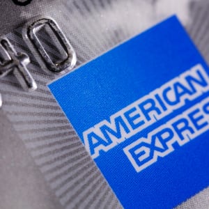 American Express Vs වෙනත් ගෙවීම් ක්‍රම