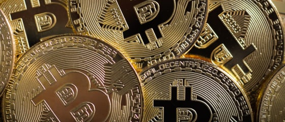 Bitcoin එදිරිව මාර්ගගත කැසිනෝ සඳහා සම්ප්‍රදායික ගෙවීම් ක්‍රම: වාසි සහ අවාසි